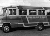 Incasel Pônei em chassi Mercedes-Benz 508D fornecido para a empresa Transportes Coletivos Júlio de Castilhos, da cidade gaúcha homônima; note que o micro ônibus manteve a dianteira da cabine do caminhão do qual origina o chassi (fonte: portal viacircular).