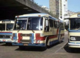 Jumbo sobre Scania B-111 operado pela empresa Santa Maria, de Pará de Minas (MG); a imagem foi tomada em Belo Horizonte em 1982 (foto: Donald Hudson / onibusbrasil). 