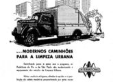 Caminhões para coleta de lixo adquiridos pela então Capital Federal e pela cidade de São Paulo são o tema deste anúncio de jornal de junho de 1948.