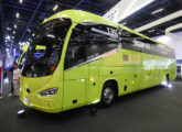 Três dos quatro carros expostos pela Irizar na feira Lat.Bus 2026: i6S Efficient em chassi Volvo de dois eixos, ...