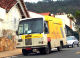 Clip 1993 prestando serviço em Juiz de Fora (MG), em setembro de 2003; o veículo já trazia a nova programação visual adotada pela Itapemirim Cargas (foto: Jorge A. Ferreira Jr.).