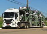 Iveco Hi-Road 440 em Porto Velho (RO), em junho de 2021, transportando picapes Toyota para renovação da frota do Ibama (foto: Marcos C. Filho).