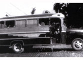 Caminão leve International 1947-49 com carroceria de J. Félix, construída para os futuros fundadores da empresa São José de Ribamar, de Fortaleza (CE) (fonte: portal mobceara).