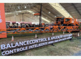 Pulverizador Uniport equipado com as novas barras BalanceControl, exposto no Agrishow 2026 (foto: portal revistacultivar).