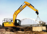 JS220LC, uma das três escavadeiras hidráulicas JCB lançadas no Agrishow 2017.