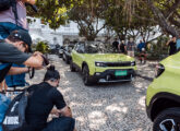No mesmo mês de abril - três meses antes do lançamento - o novo carro se mostraria de corpo inteiro nas ruas do Rio de Janeiro; a foto foi tomada diante do hotel Copacabana Palace, onde se hospedou a cantora Shakira.