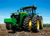 8400R, também novidade de 2017, então o maior trator nacional da John Deere (o rodado duplo dianteiro - associado a eixo rígido e suspensão convencional - se aplica à cultura arrozeira.