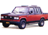 Cabine-dupla Kifaz 1986 sobre picape Chevrolet.
