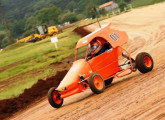 Kart Lührs, pilotado por Eduardo Furtado, participando em 2013 de competição Cross em Balneário Camboriú (SC) (fonte: site poeiranaveia).