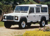 Defender 110 SW, primeiro Land Rover montado no Brasil.