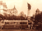 Terceira imagem de um Guy da Excelsior na Cinelândia, esta de novembro de 1931 (fonte: O Cruzeiro).