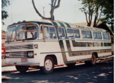 Contrastante com a imagem anterior é este bem cuidado LP da empresa E. Maciel de Barros, de Penápolis (SP), ainda em operação em 2012 (foto: João Filho Guimarães / site onibusbrasil).