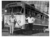 Carroceria Linsônibus do início da década de 50, igualmente sobre chassi leve importado, servindo à cidade de Paraibuna (SP) (fonte: Prefeitura Municipal de Paraibuna / onibusbrasil).