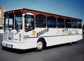"Trolley" Lührs em versão mais recente, servindo à empresa Bogotur, de Joinville (SC) (fonte: Alessandro Alves da Costa / egonbus).