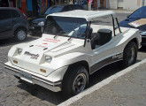 Tatuí Magnata St. Tropez com suas estranhas saias opcionais, fotografado em Armação de Búzios (RJ) em 2007 (foto: LEXICAR).