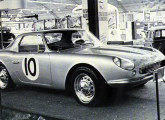 Apresentação "oficial" do Malzoni GT, no stand da Vemag no Salão do Automóvel de 1964; procurando destacar sua personalidade esportiva, o carro foi exposto com o número 10, defendido por "Marinho" nas corridas. 