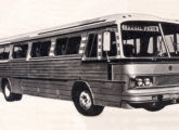 O ônibus que ilustra a publicidade ao lado traz no letreiro a rota (fictícia?) Brasil-Peru (fonte: Jorge A. Ferreira Jr.).