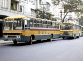 Sanremo Intermunicipal sobre Mercedes-Benz OF-1313 da EVAL - Empresa de Viação Angrense, de Angra dos Reis (RJ), atuando na Região Metropolitana do Rio de Janeiro; ao fundo, um Ciferal da mesma empresa (foto: Donald Hudson / onibusbrasil).