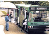 Outro padron Marcopolo do sistema integrado de Curitiba, este em chassi Volvo B58, em 1995 atendendo a linhas Interbairros (fonte: Patrick François Jarwoski / curitibaeparanaemfotosantigas).