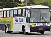 Também sobre chassi O400 RSE, este Paradiso 1000 pertenceu à empresa PW Tur, de Orlândia (SP) (foto: Bruno Aparecido Machado / onibusbrasil).