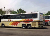 Dois Paradiso 1150 em chassis Volvo de três eixos pertencentes à chilena Buses Pullman del Sur (foto: Gonzalo Catalan T. / chilebuses).