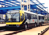 Antigo trólebus articulado da CMTC, reencarroçado pela Marcopolo para servir de veículo de teste no sistema VLP paulistano (foto: Jorge Françoso de Moraes / sptrans).