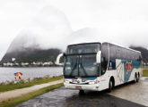 Paradiso 1200 em chassi Volvo B12R, da Auto Viação 1001, de Niterói (RJ), fotografado em 2007 diante do carioca Pão de Açúcar, quase que totalmente encoberto (fonte: Jorge A. Ferreira Jr.).