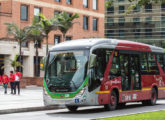 Viale BRT sobre chassi híbrido Volvo operando no sistema integrado de Bogotá, Colômbia.