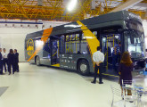 Torino low-entry utilizado como base para ônibus elétrico alimentado por energia solar desenvolvido por consórcio liderado pela Universidade Federal de Santa Catarina; o ônibus foi exposto em 2016, em São Paulo, no Salão Latino-Americano de Veículos Elétricos (foto: LEXICAR).