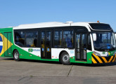 Carroceria GranMetro sobre chassi Volvo de piso baixo BR290R, a serviço da Infraero, operando no aeroporto de Florianópolis (SC) (foto: Juliano Damásio / onibusbrasil).