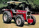 Massey MF 265/4, de 3,8 t, com 65 cv, câmbio 12x4 e tração nas quatro rodas (fonte: João Luiz Knihs).