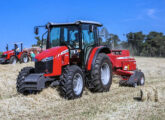 MF 4707, de 79 cv, em trabalho de fenação (foto: portal revistacultivar).