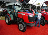 MF 3307, um dos três modelos da nova Série 3300 lançada em 2019, no Agrishow (foto: LEXICAR).