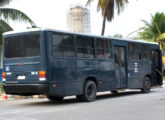 O mesmo carro em vista 3/4 traseira (foto: Marco Antônio Silva de Góes / onibusbrasil).