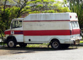 Fotografada em 2018, esta ambulância Campingcar sobre Mercedes-Benz L-709 foi fornecida para a Predeitura de São Leopoldo (RS) (foto: LEXICAR).