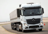 A nova geração do caminhão trator Actros chegou em seis versões, cinco delas 6x2 ou 6x4.