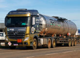 Actros 2548 6x4 da empresa Emam Asfaltos, em maio de 2025 circulando pela BR-364, no trecho de travessia de Porto Velho (RO) (foto: Marcos Cabral Filho).