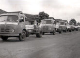 Quatro caminhões LP-321 do DNER chegando a Porto Velho, em 1960, para participar da construção da rodovia BR-29 (atual BR-364), ligando o antigo Território Federal de Rondônia a Cuiabá (MT) (fonte: Ivonaldo Holanda de Almeida).