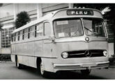 Em outubro de 1967, diante da fábrica de São Bernardo do Campo, um monobloco a ser exportado para o Peru (fonte: Correio da Manhã / Arquivo Nacional).