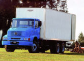 Mercedes-Benz L-1620 na versão 6x2.