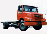 Relançado em 2006 com motor eletrônico, o médio L-1318 foi um dos últimos Mercedes-Benz com cabine semi-avançada.