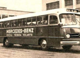 O monobloco O-321-HL foi utilizado como  escola técnica volante pela Mercedes-Benz (fonte: Jorge A. Ferreira Jr.).