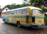 O mesmo modelo, utilizado pela catarinense Nossa Senhora da Glória, em imagem tomada na década de 2010 (foto: José Geyvson da Silva / onibusbrasil).