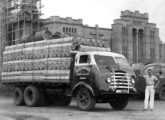 FNM/Metro de José Terezio Camargo (na foto), no qual, nos anos de 1955 e 1956, transportava madeira bruta de Campo Mourão (PR) para São Paulo e retornava com medeira beneficiada (fonte: portal alfafnm).