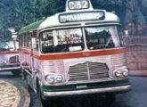 Dois Metropolitana da Auto Viação Tijuca fotografados no ponto final da linha Usina-São Cristóvão, no Rio de Janeiro (RJ) (fonte: Sydney Junior / ciadeonibus).