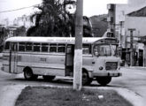 LP urbano da extinta empresa Teixeira de Freitas, de Niterói (RJ); note as janelas estreitas e os faróis singelos, diferentes da maioria das carrocerias fornecidas na época (foto: Rafael Fernandes de Avellar).