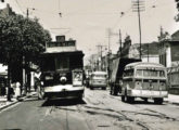 Outro Metropolitana de primeira geração transitando pelo bairro carioca do Engenho de Dentro em meados dos anos 50 (fonte: Madureira: Ontem & Hoje). 