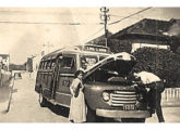 Lotação Ford 1948-50 com carroceria Metropolitana pertencente à antiga Empresa de Transportes Alvorada, operadora carioca dos anos 50 (fonte: Marcelo Prazs / ciadeonibus).