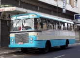 Mais uma das muitas variantes da carroceria Metropolitana da época, esta de 1971, ainda sobre Mercedes-Benz LPO; a imagem foi tomada em Juiz de Fora (MG), já no século corrente (foto: Victor Almeida Ferreira).