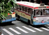 Metropolitana-LPO 1972 da carioca Auto Viação Palácio; a imagem foi retirada de uma cena do filme de 1973 "Vai Trabalhar, Vagabundo" (fonte: Marcelo Prazs).